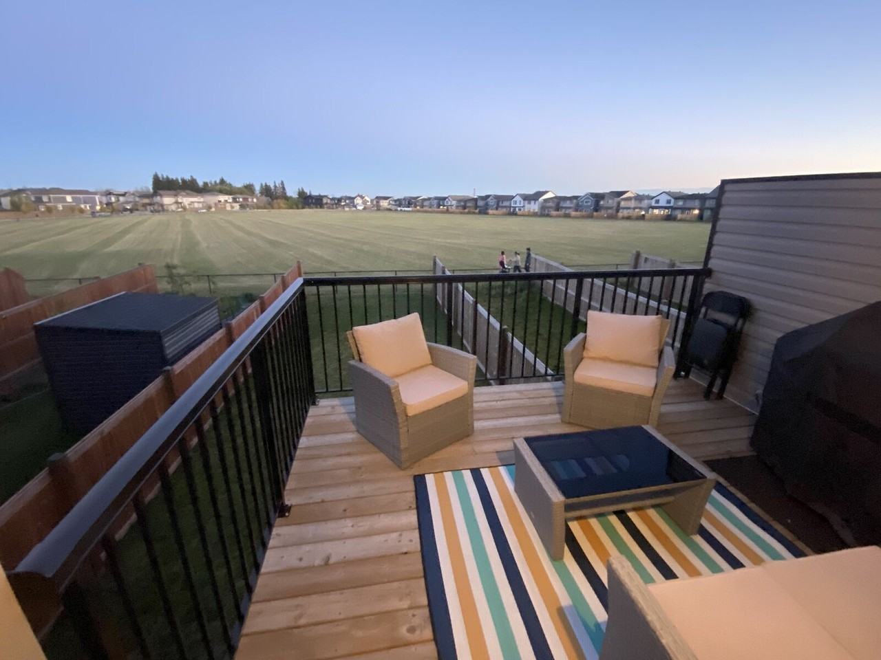 1533 157 St Sw - Photo 2 of 41