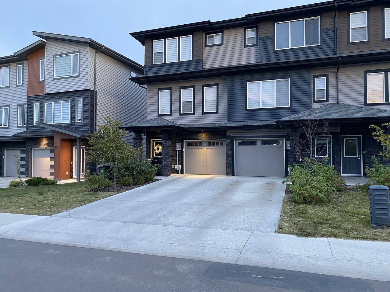 1533 157 St Sw - Photo 3 of 41