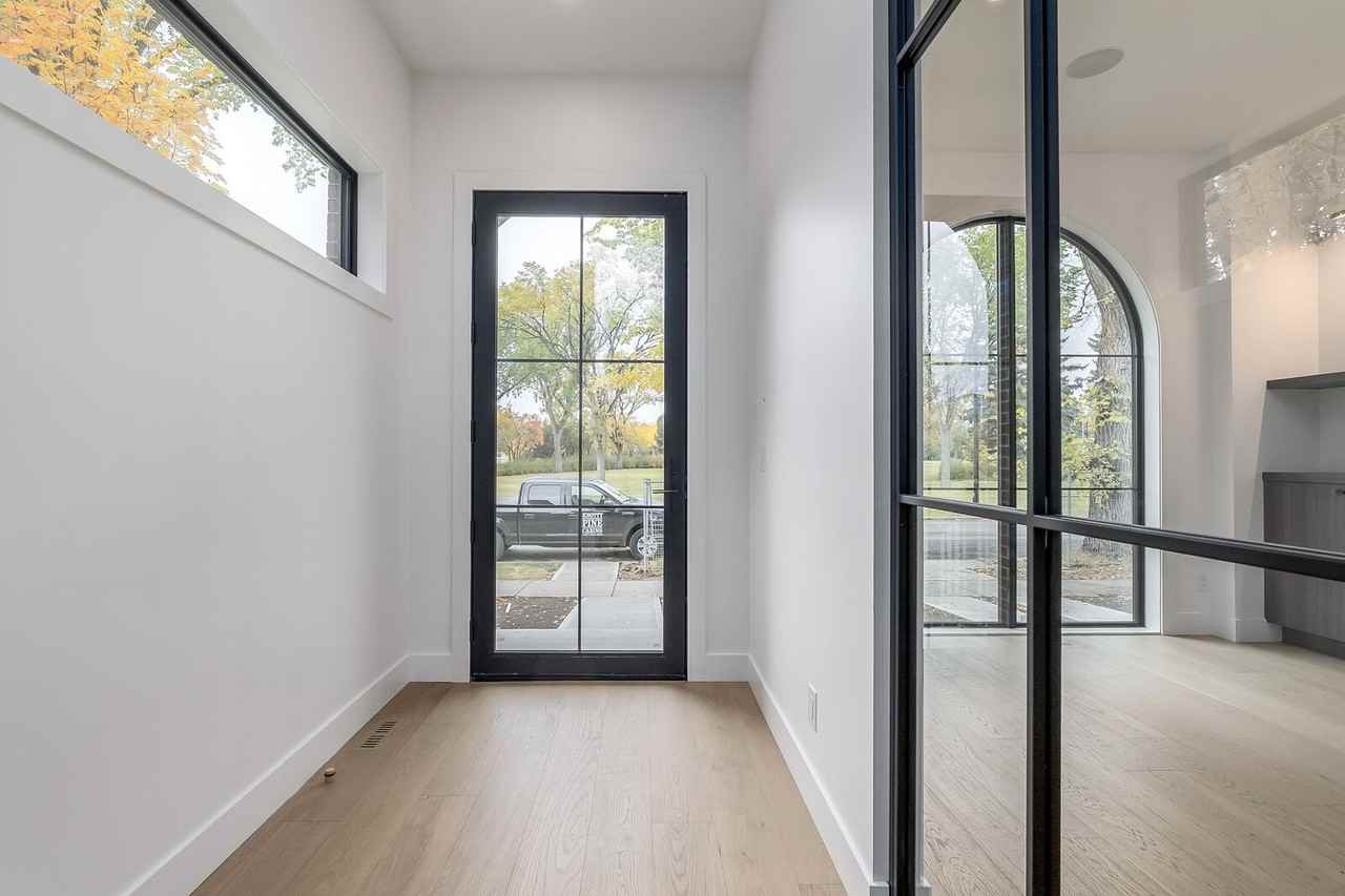 9823 147 St Nw - Photo 3 of 45
