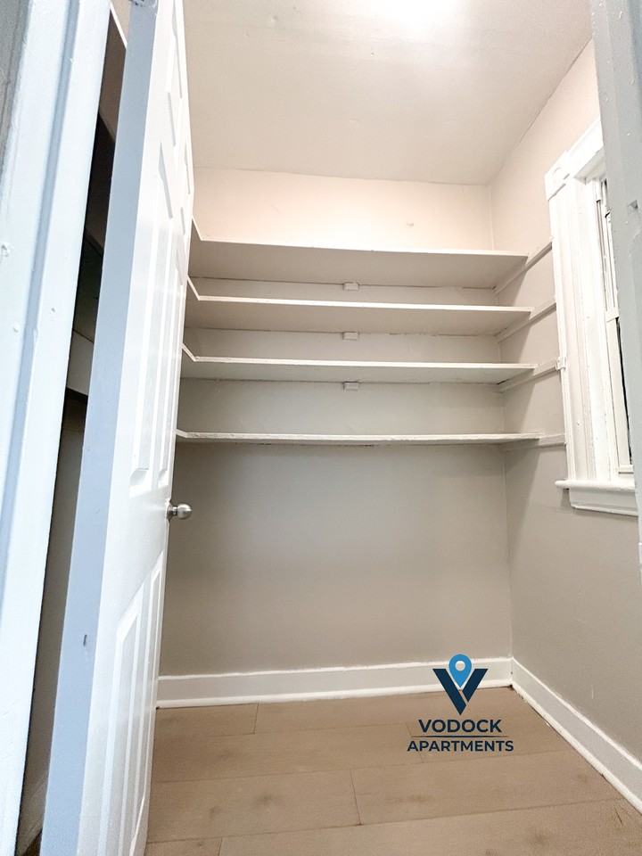 9 W Pearl St #2 - Photo 2 of 10