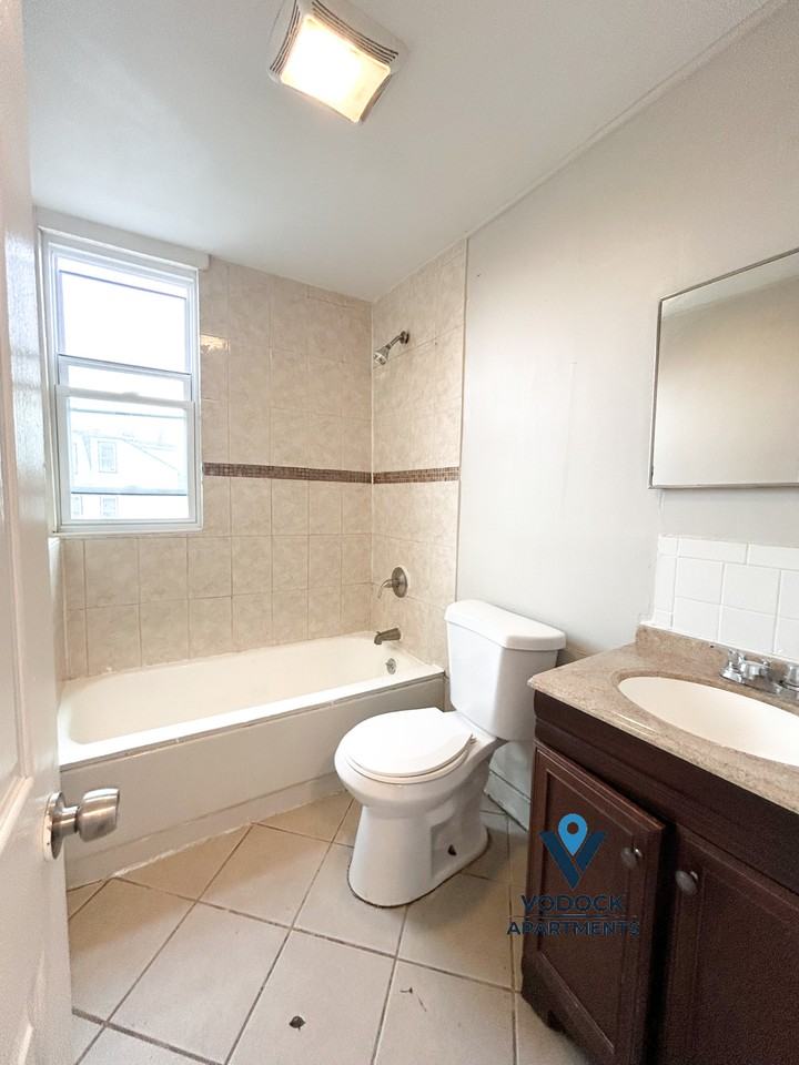 9 W Pearl St #2 - Photo 5 of 10