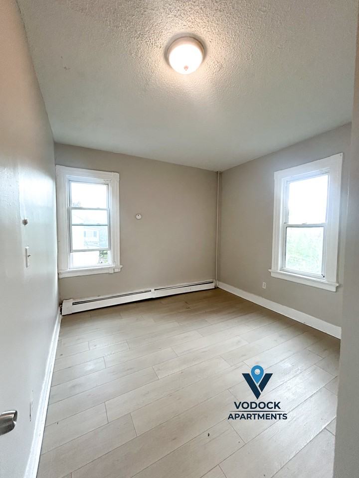 9 W Pearl St #2 - Photo 7 of 10