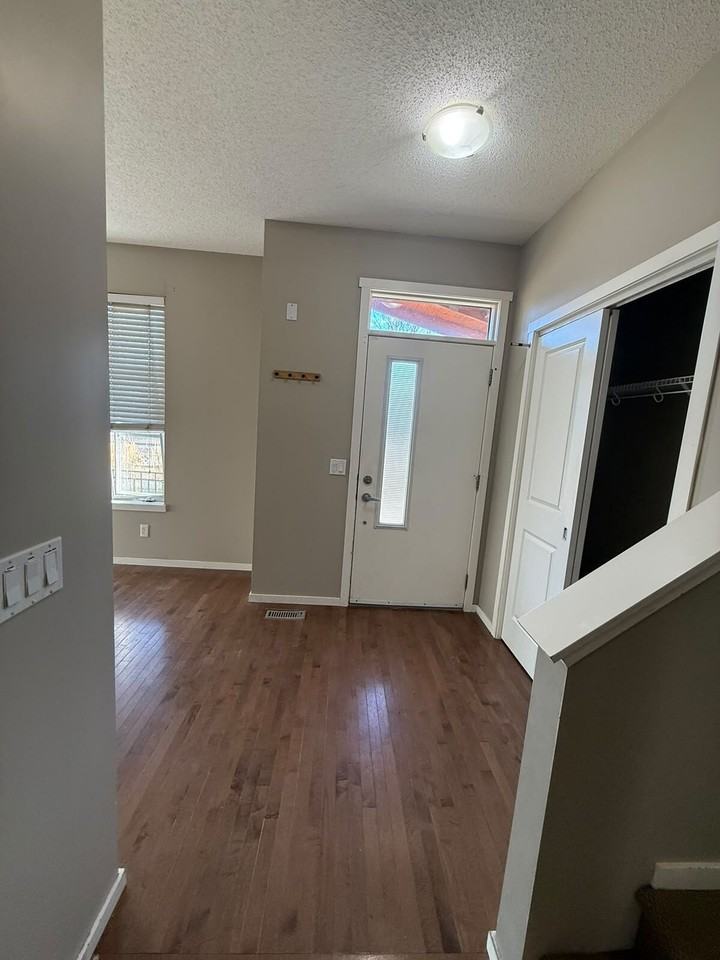 69 Chapalina Sq Se - Photo 4 of 26