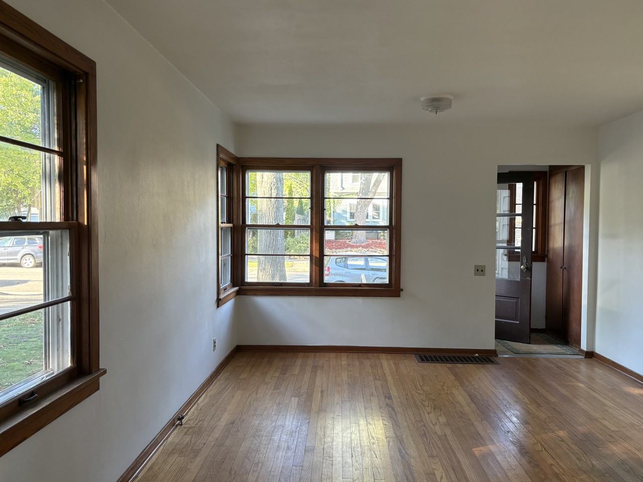 113 Van Deusen St #NA - Photo 2 of 6