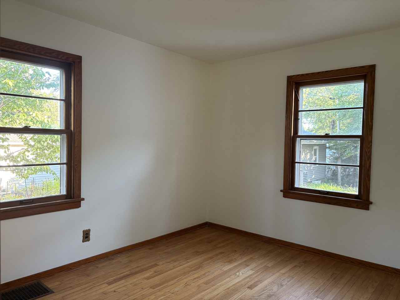 113 Van Deusen St #NA - Photo 5 of 6
