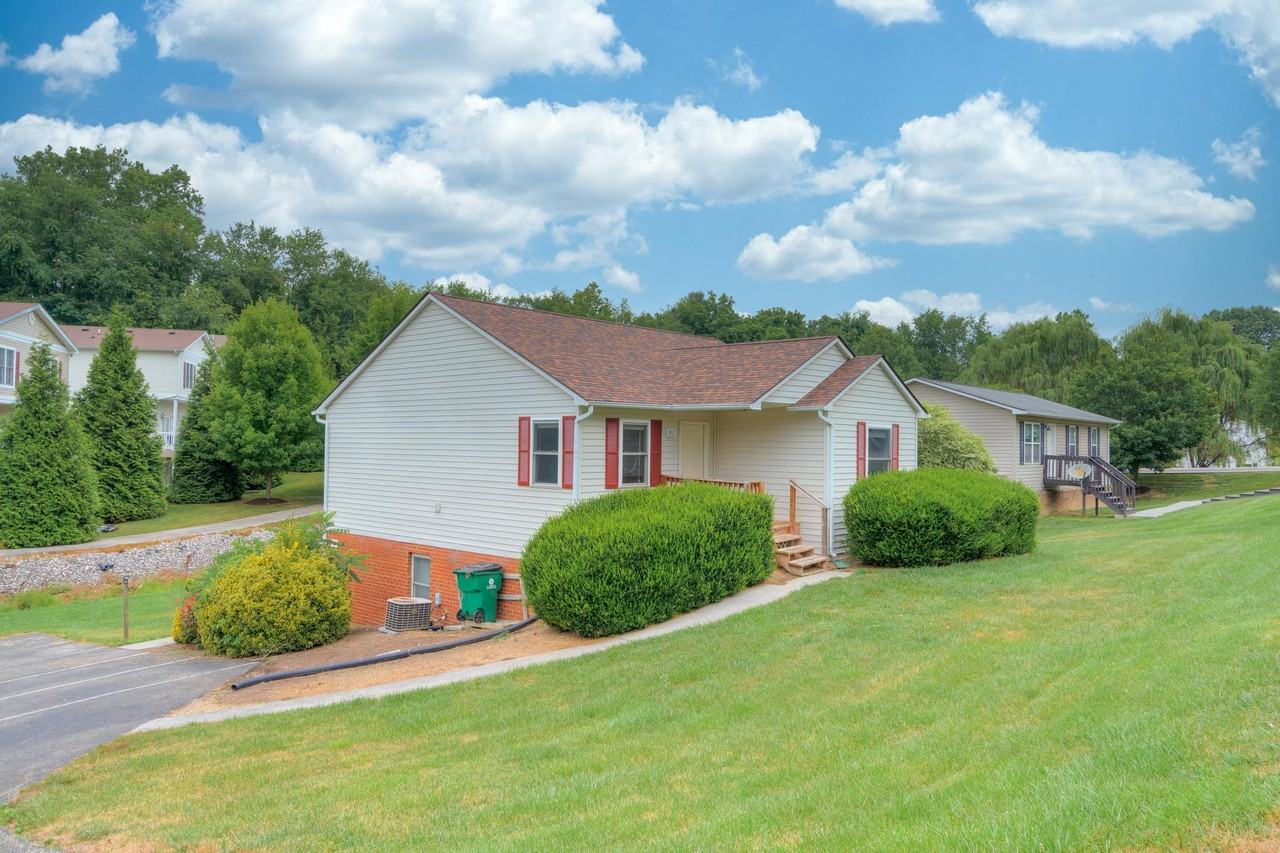913 Giles Rd #913