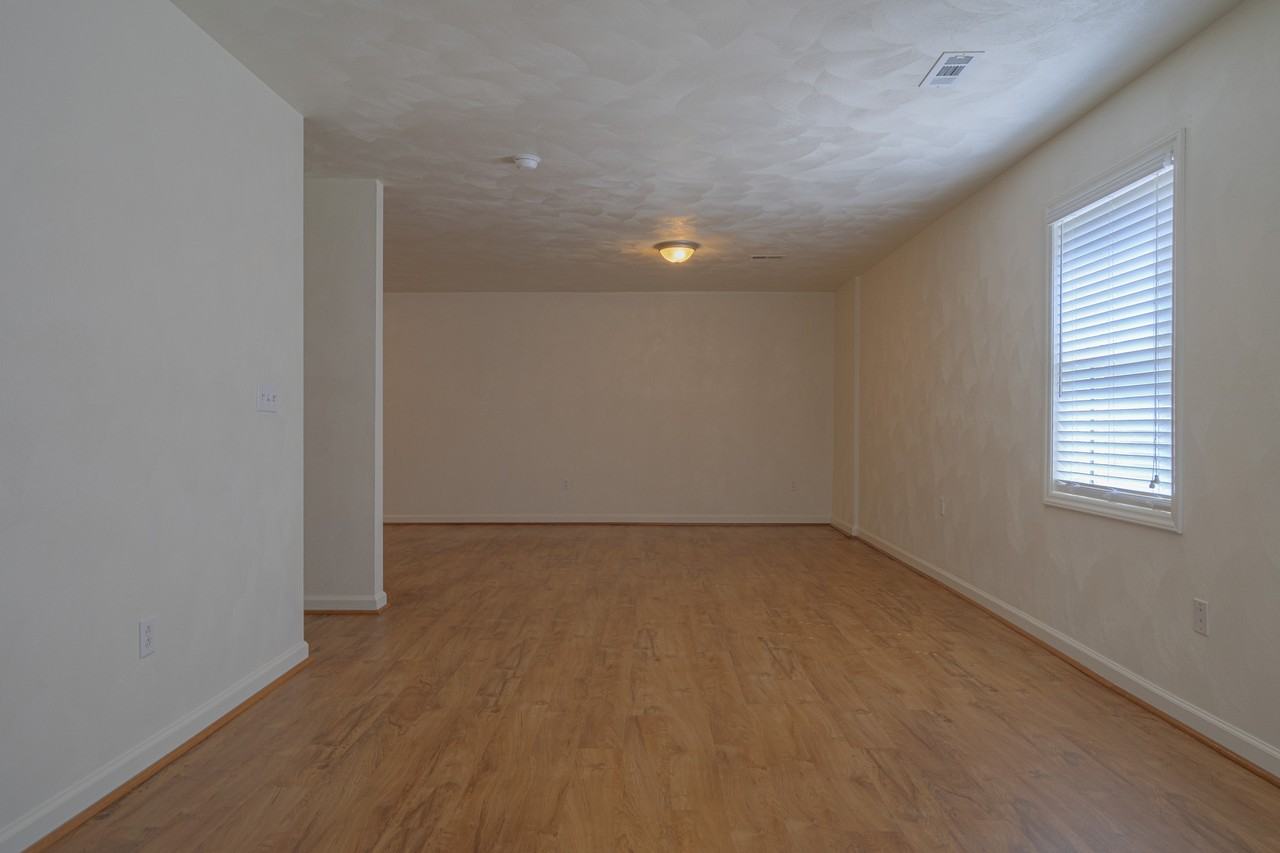 913 Giles Rd #913 - Photo 6 of 18