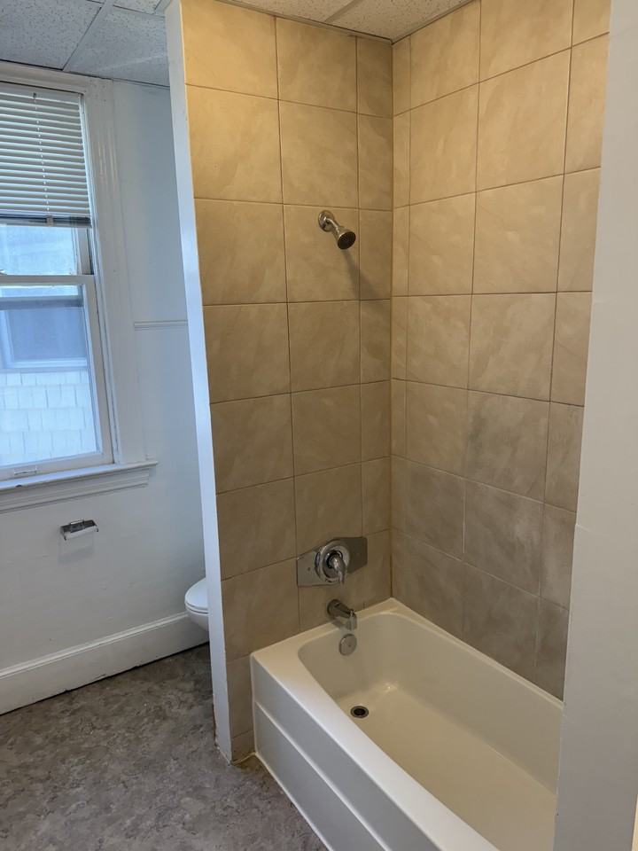 1717 E 1st St #5 - Photo 5 of 7
