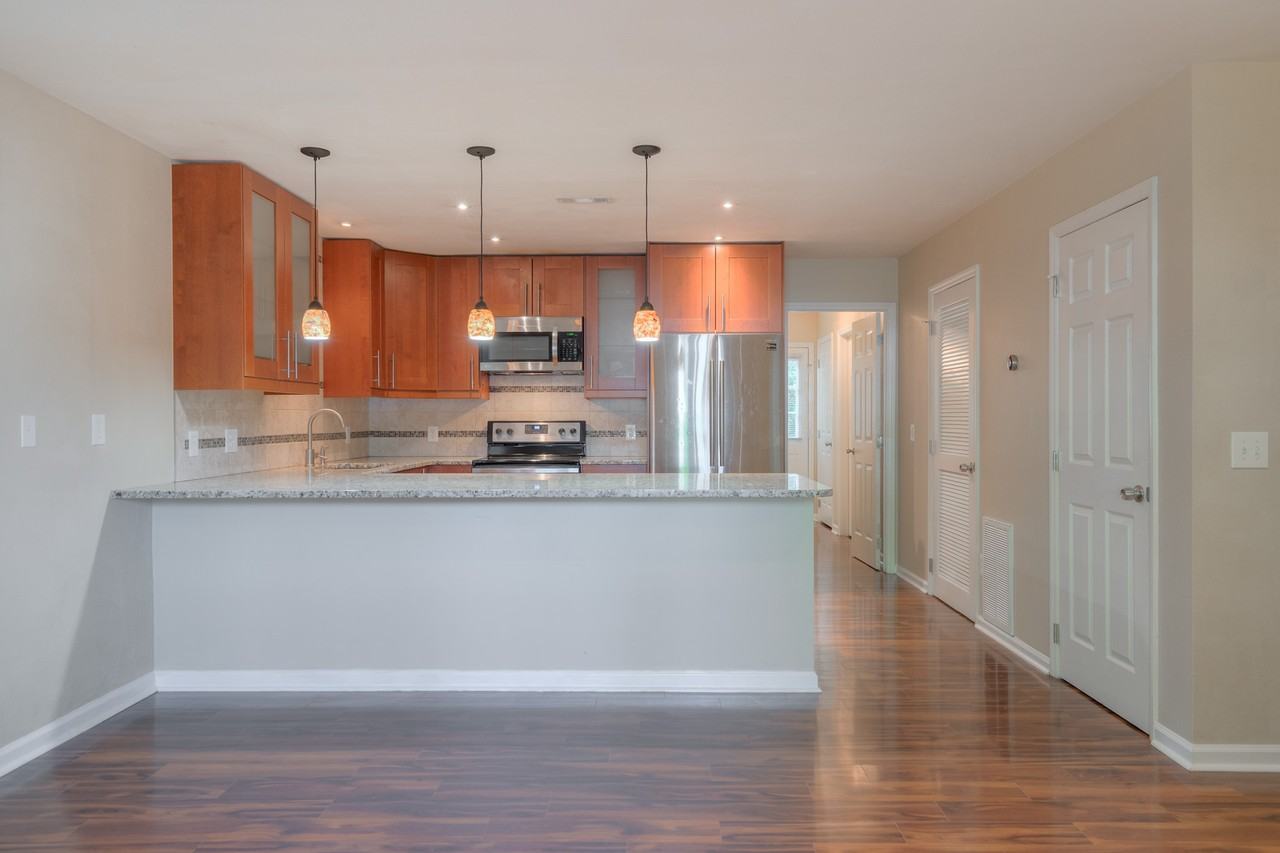 846 Patrick Henry Dr #846 - Photo 3 of 31