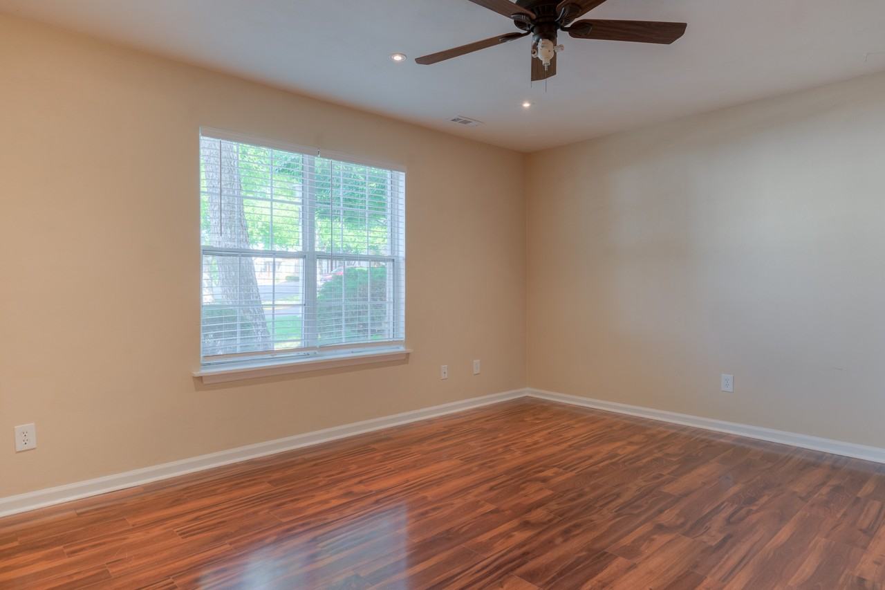 846 Patrick Henry Dr #846 - Photo 7 of 31