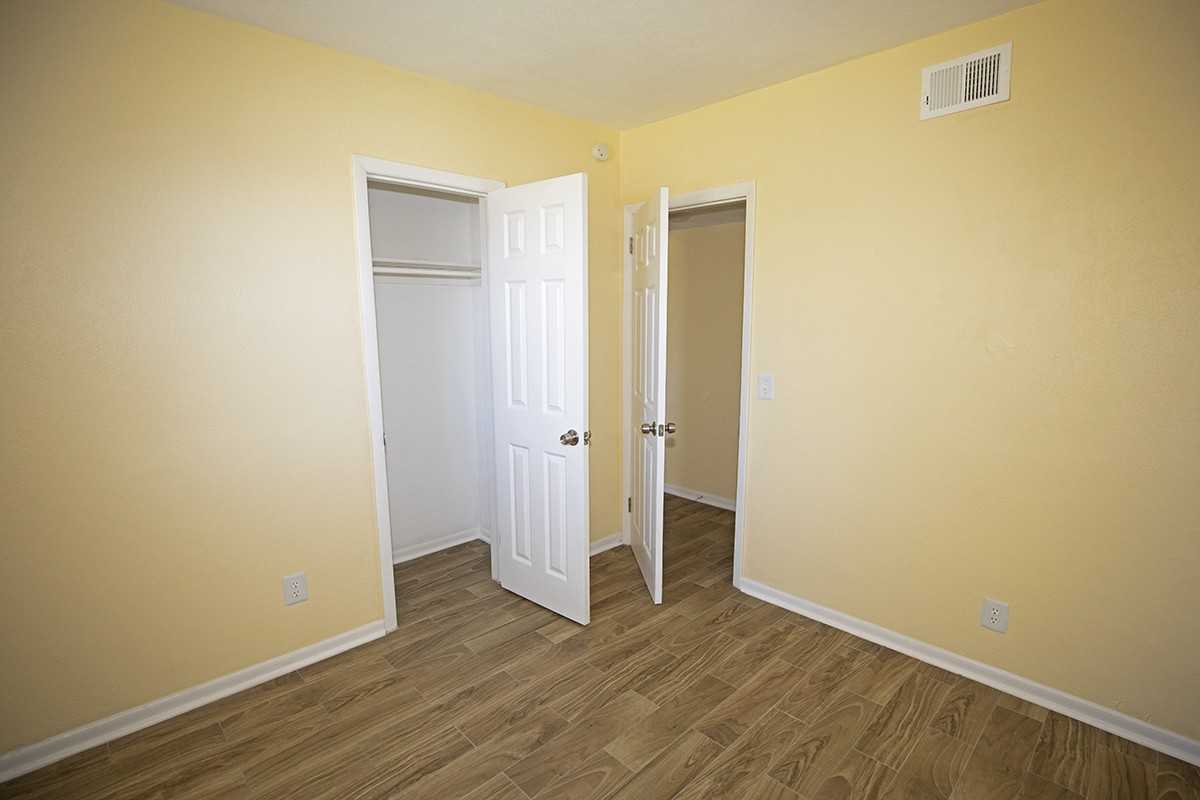 849 W 30th St #4 - Photo 6 of 11