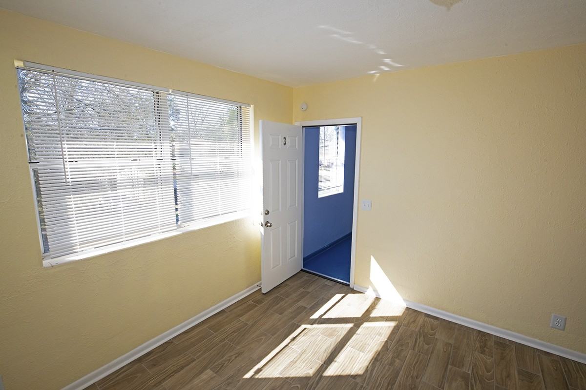 849 W 30th St #4 - Photo 7 of 11