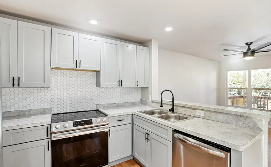 323 Moselle Ave #NA - Photo 2 of 20