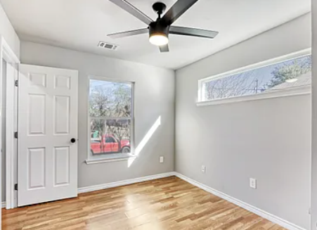 323 Moselle Ave #NA - Photo 6 of 20