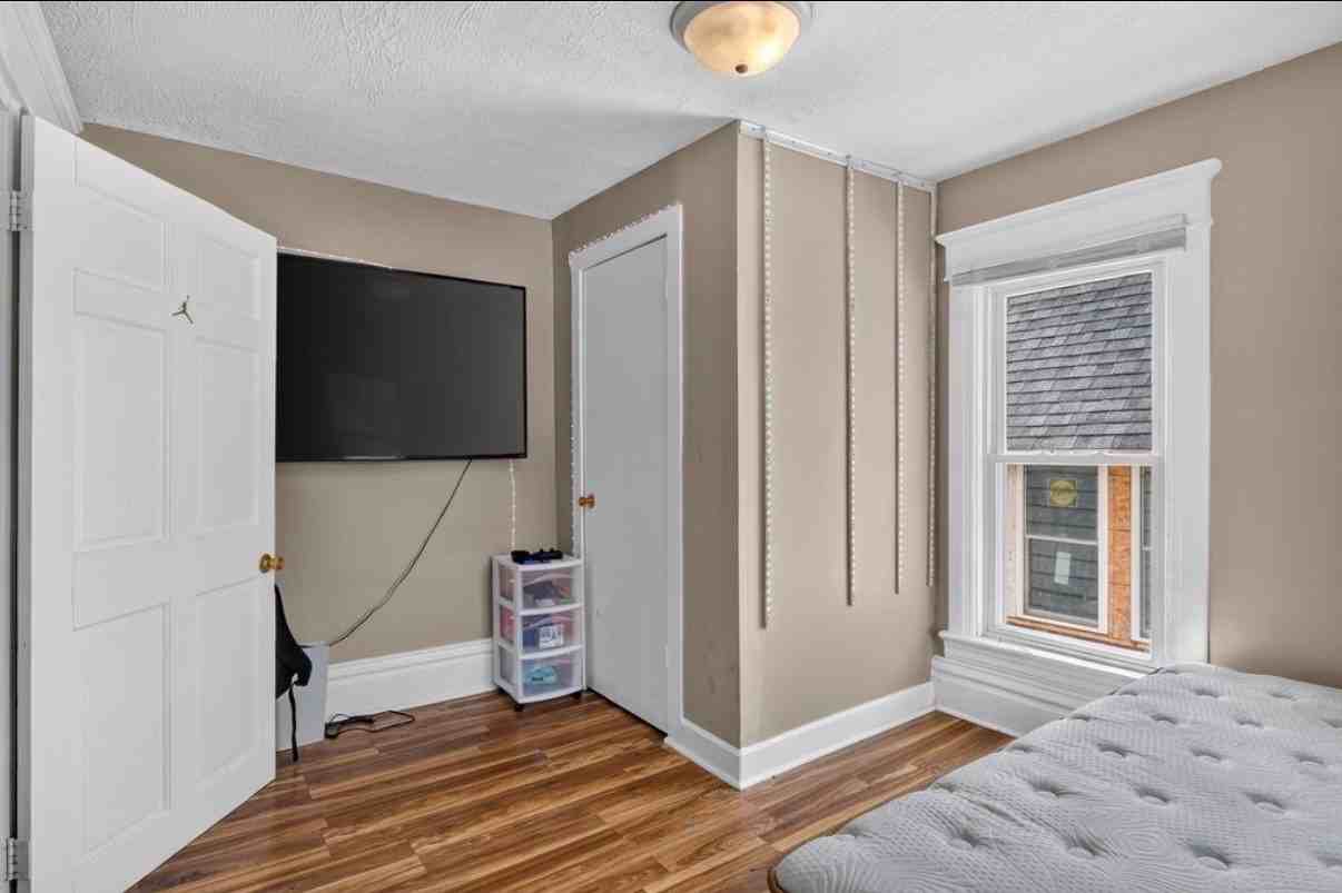 1541 West St #B - Photo 3 of 22
