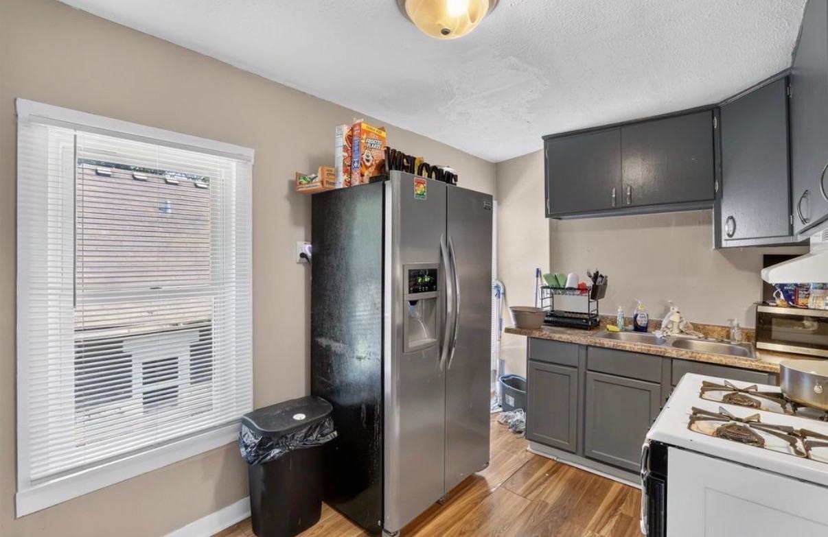 1541 West St #B - Photo 5 of 22
