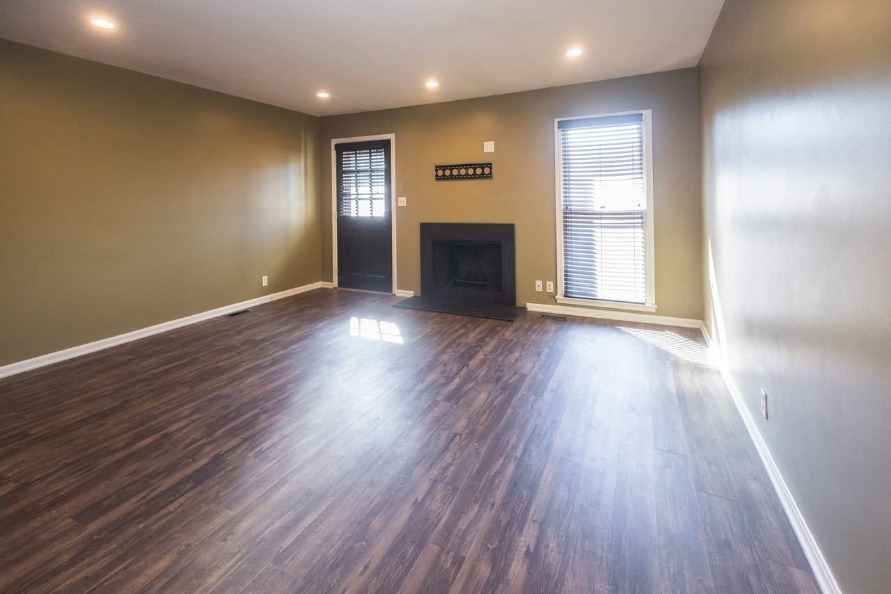 10411 Timberwood Cir - Photo 7 of 36