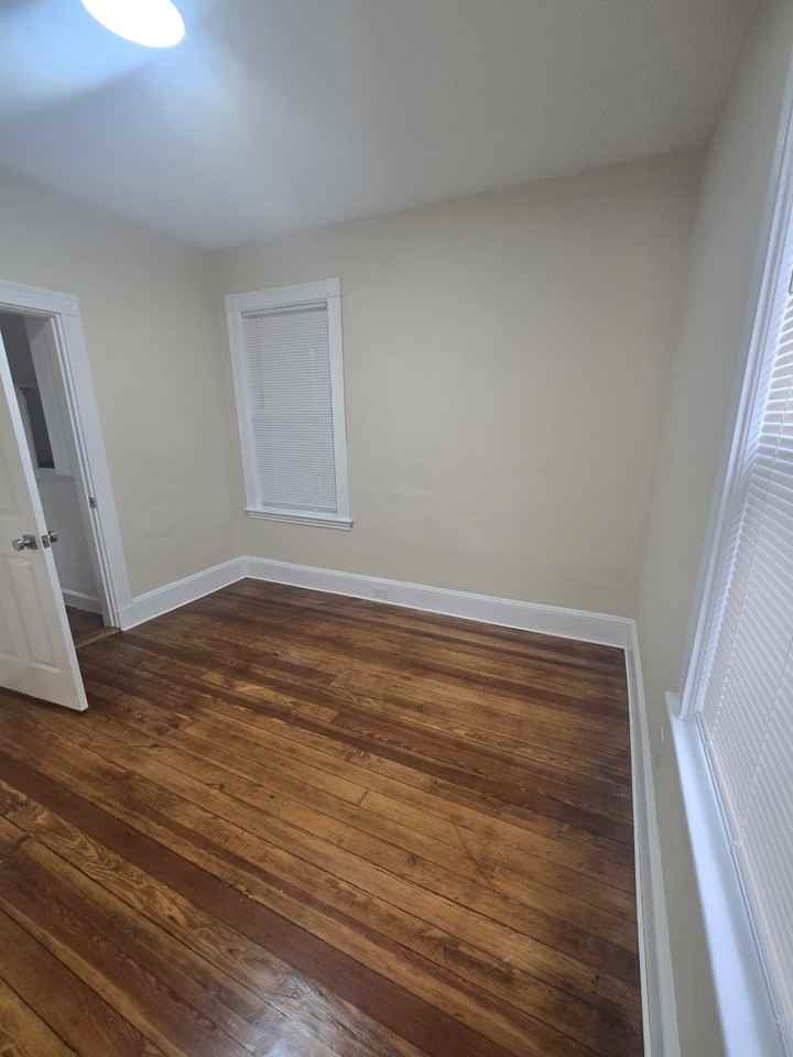 24 Harlem St #1 - Photo 6 of 16