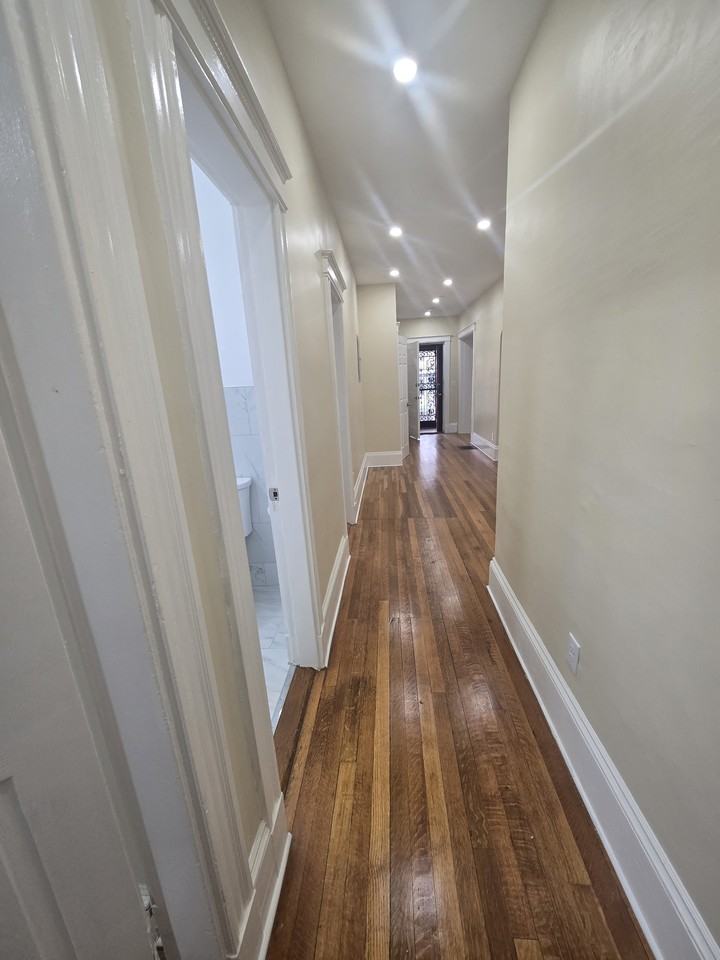 24 Harlem St #1 - Photo 7 of 16