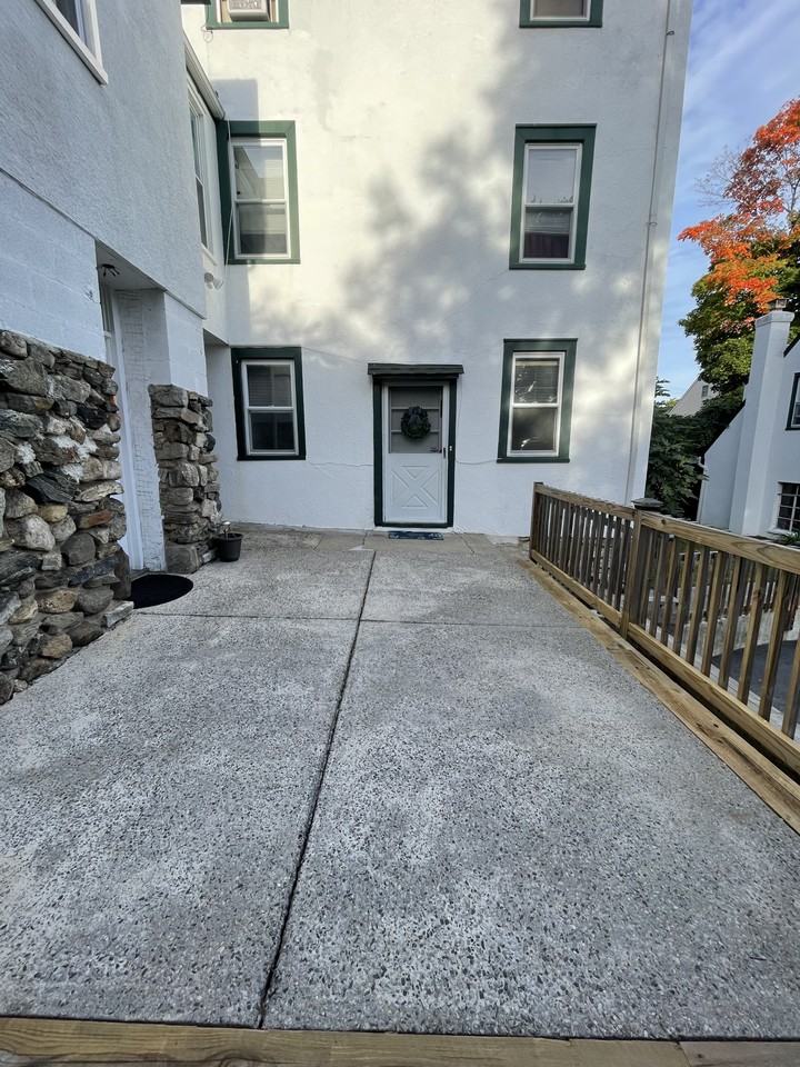 32 Hobby St #1 - Photo 3 of 11