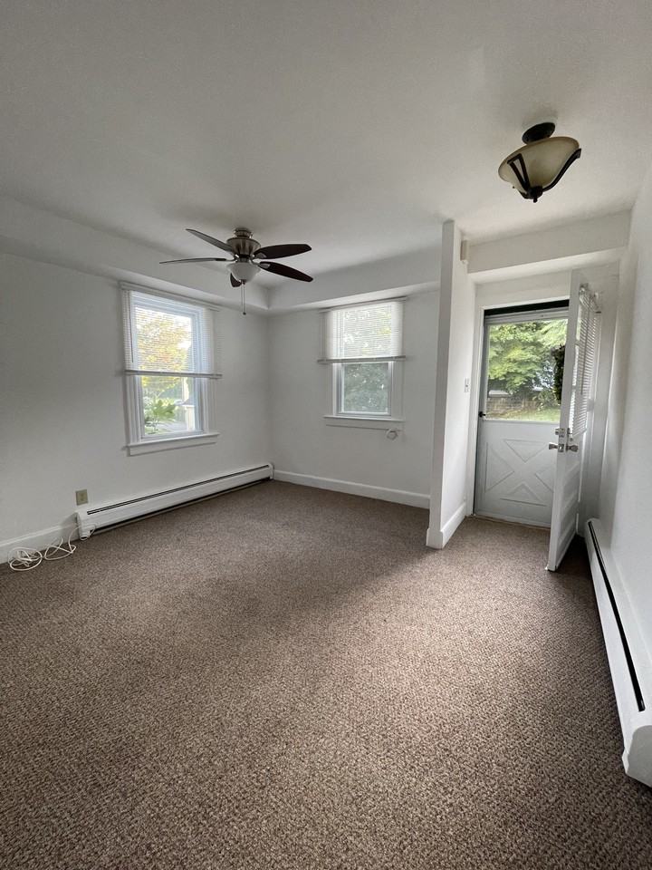 32 Hobby St #1 - Photo 5 of 11