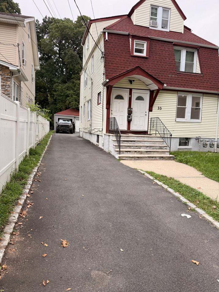 33 Vailsburg Ter #FL1