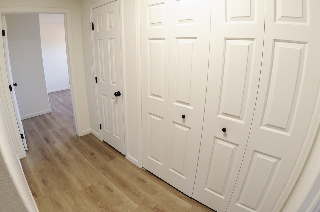 712 Yale Pl #D - Photo 7 of 17