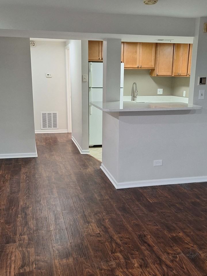 2321 N Greenview Ave #B - Photo 2 of 7