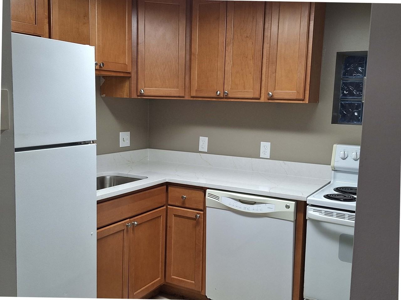 2321 N Greenview Ave #B - Photo 3 of 7