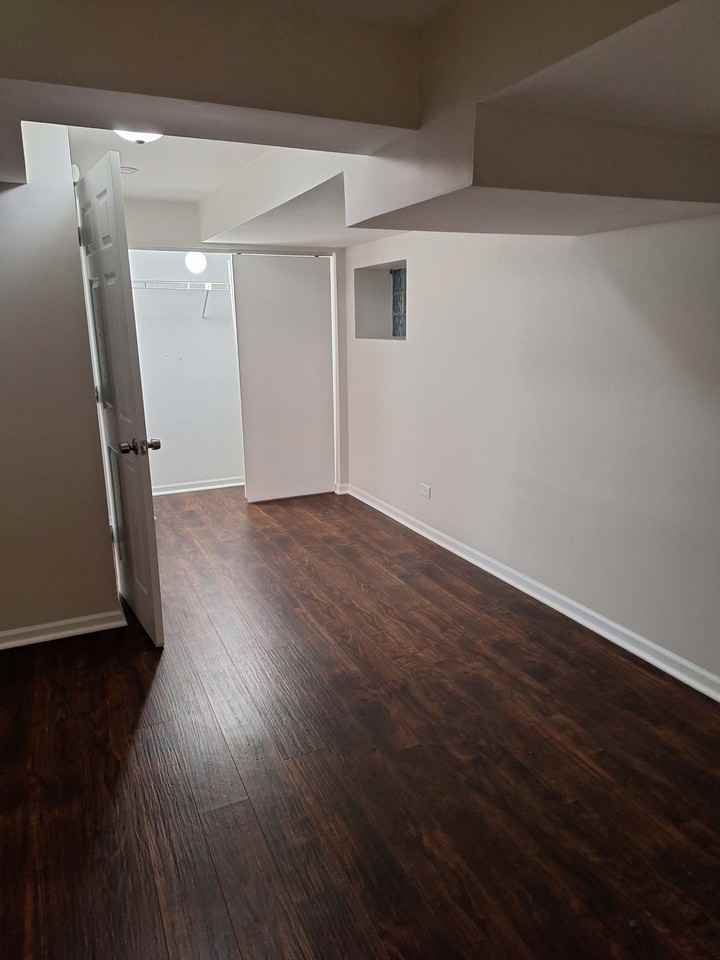2321 N Greenview Ave #B - Photo 6 of 7