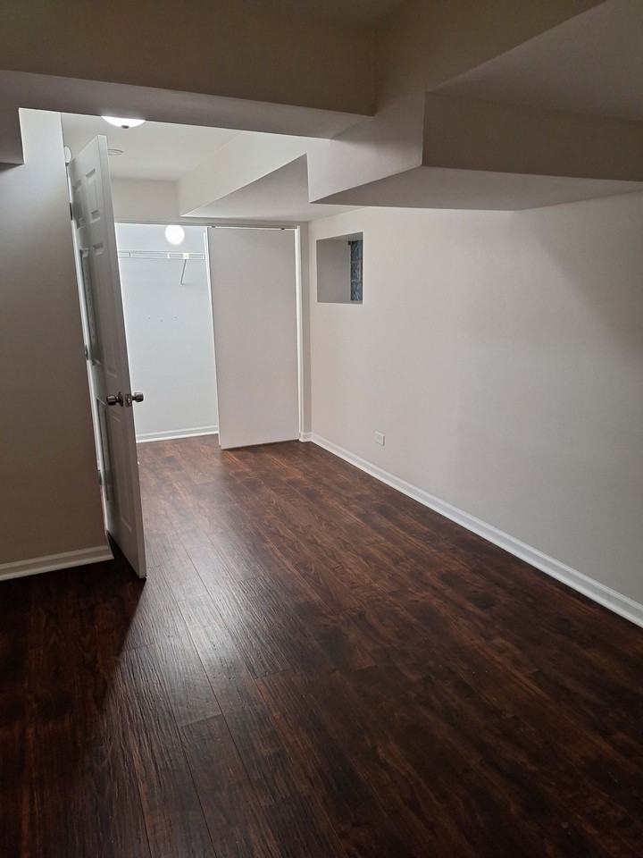 2321 N Greenview Ave #B - Photo 7 of 7