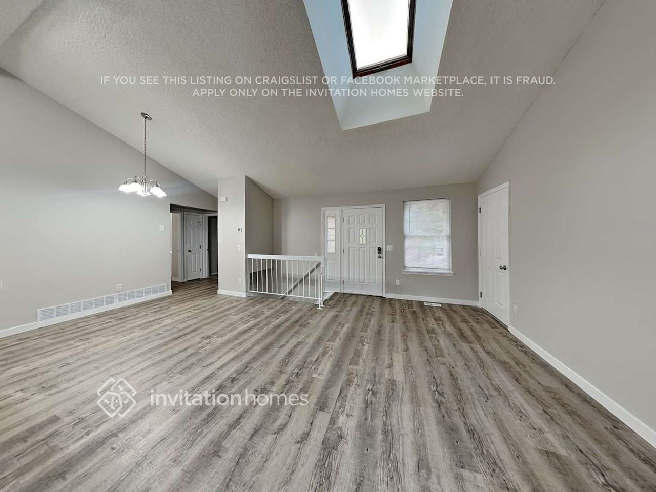 1689 S Espana Way - Photo 4 of 19