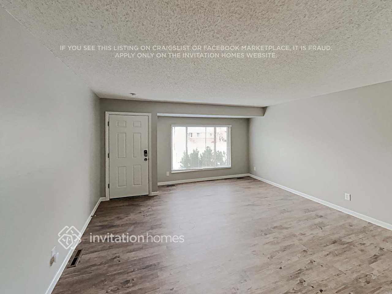 17258 E Greenwood Cir - Photo 4 of 23