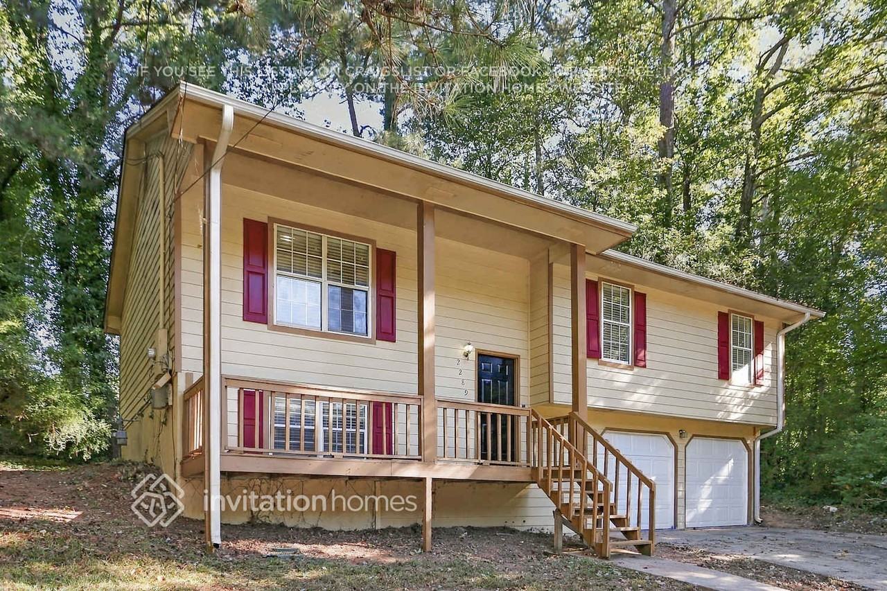 2289 Chestnut Pl - Photo 2 of 18