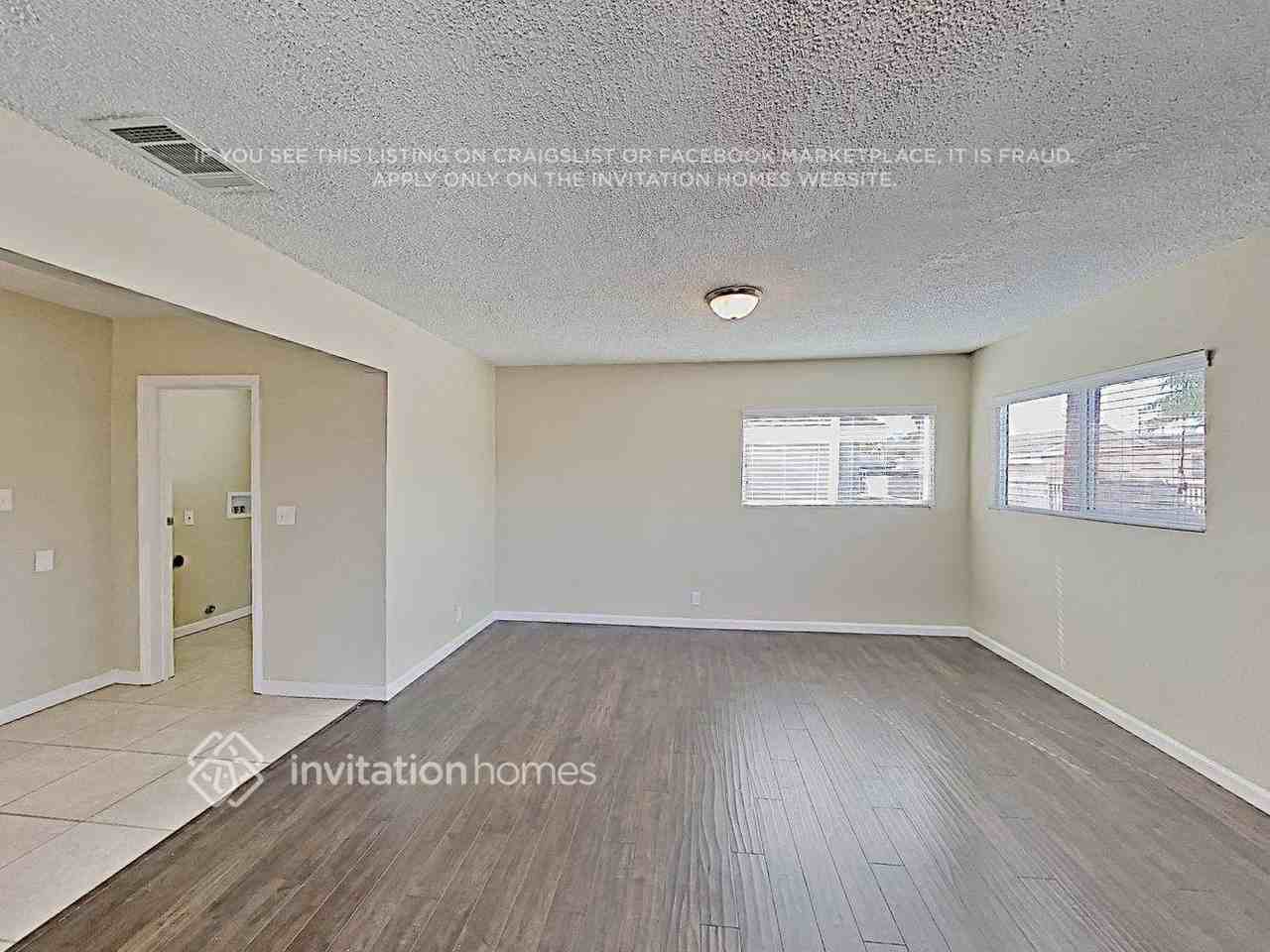 13103 Haas Ave - Photo 3 of 17
