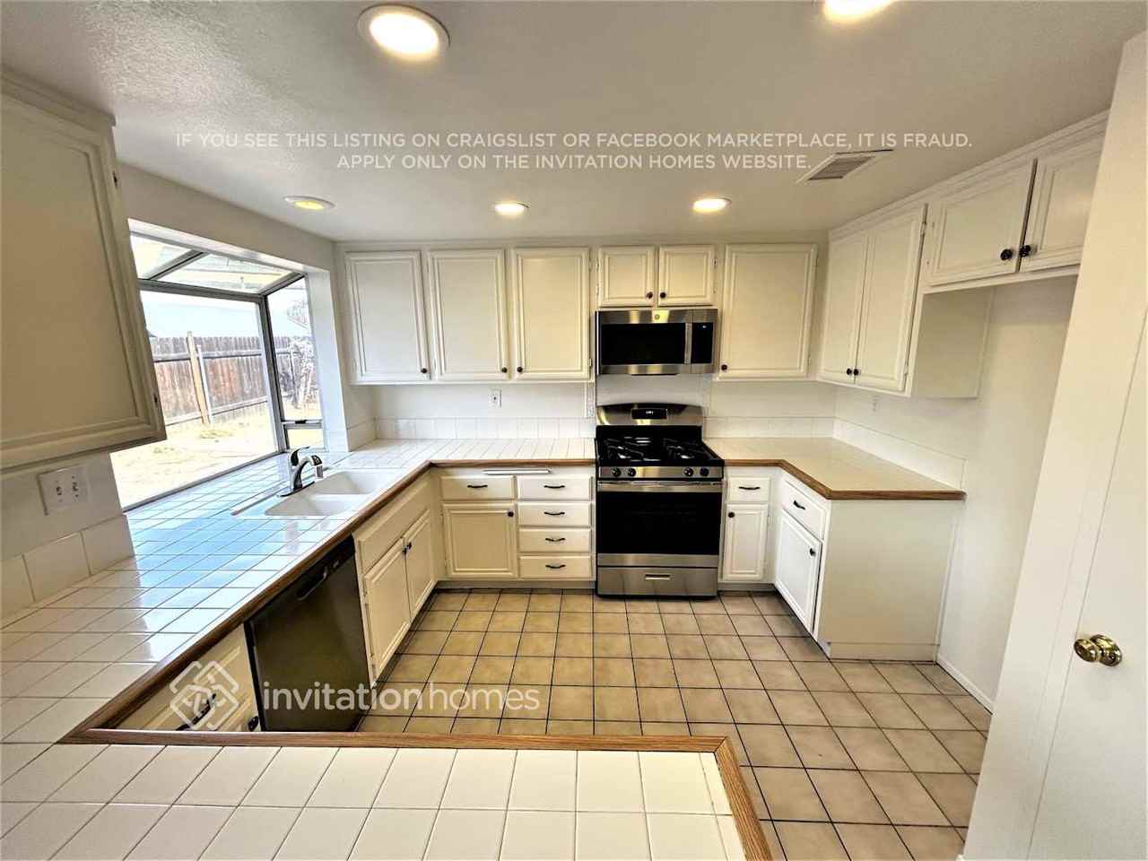 12388 Via De Palmas Dr - Photo 4 of 14