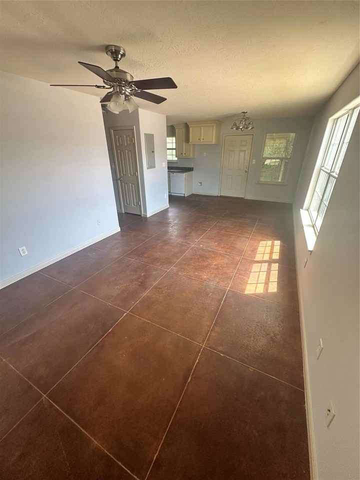 104 Lindley St #1 - Photo 2 of 10
