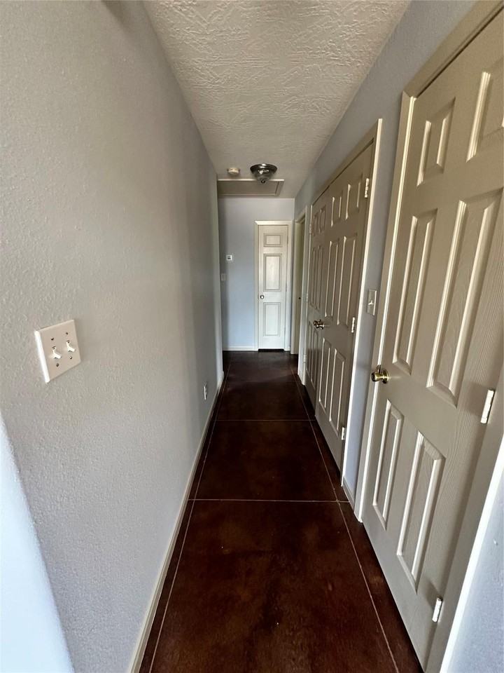 104 Lindley St #1 - Photo 4 of 10