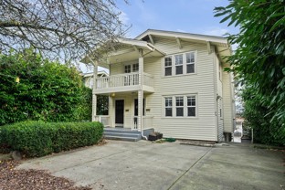 1712 Dexter Ave N #A - Photo 1 of 1