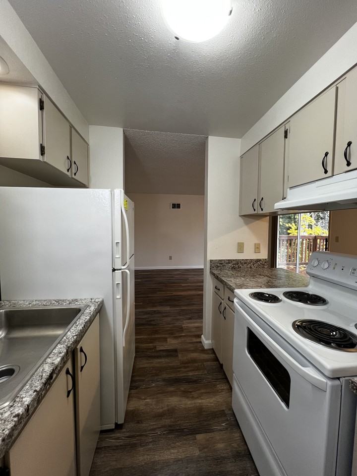 3347 Ratcliff Ln Se #3347 - Photo 2 of 9