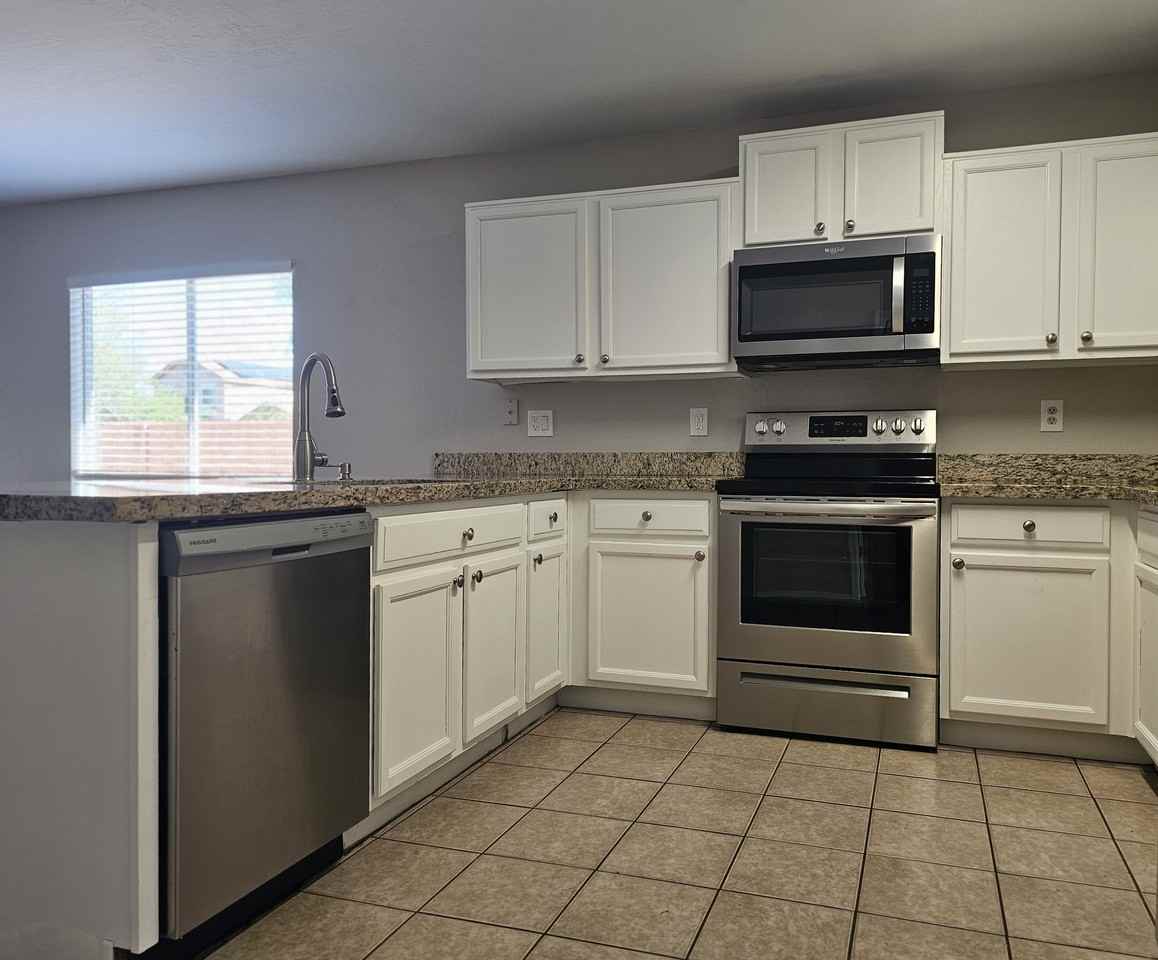 4140 E Superior Rd #1 - Photo 7 of 39