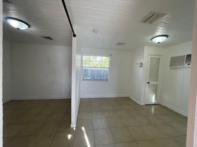 613 54th St #B - Photo 6 of 14