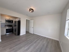 featured image of 904 4th St #2