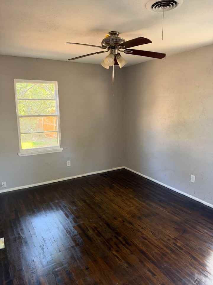 4707 S Bonham St #1 - Photo 3 of 7