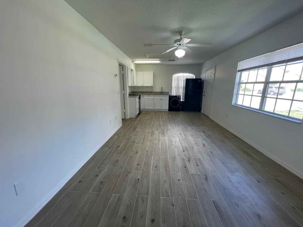 804 Washington Palm Loop #B - Photo 3 of 9