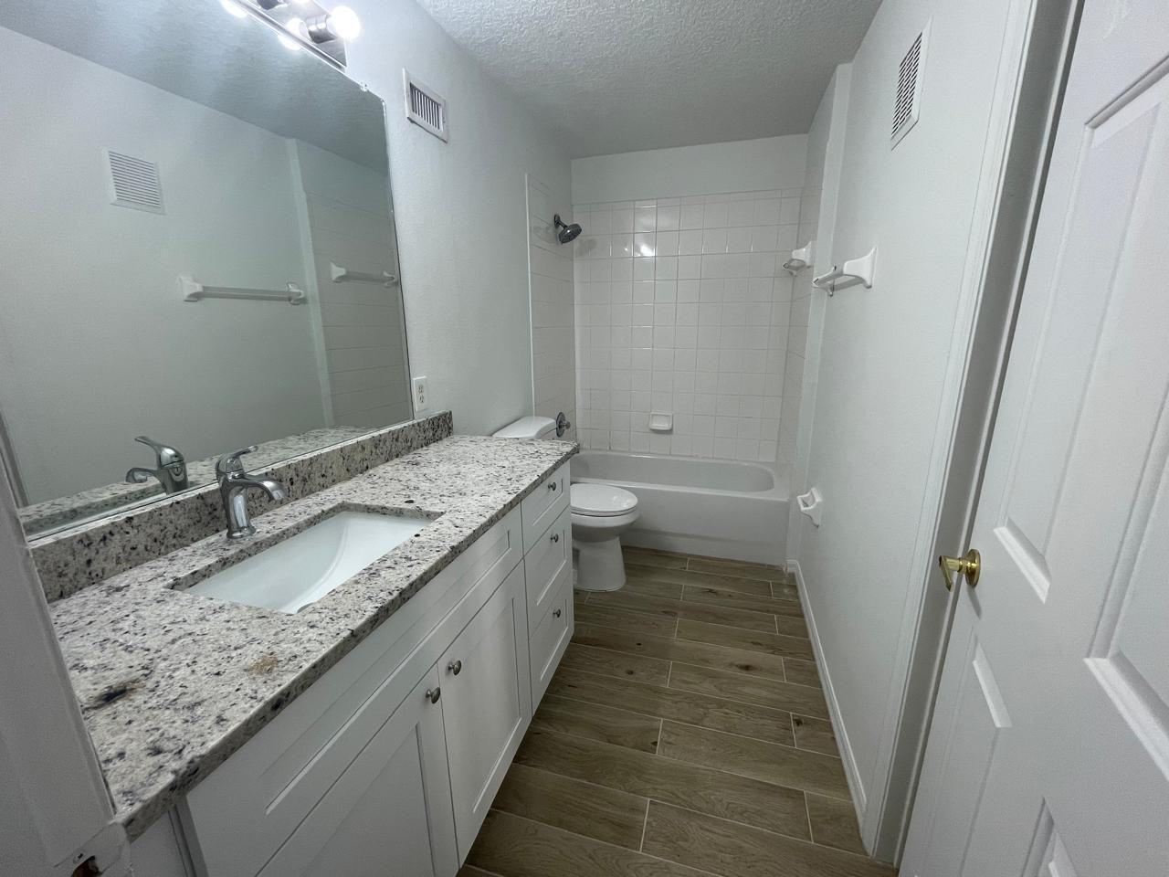 804 Washington Palm Loop #B - Photo 7 of 9