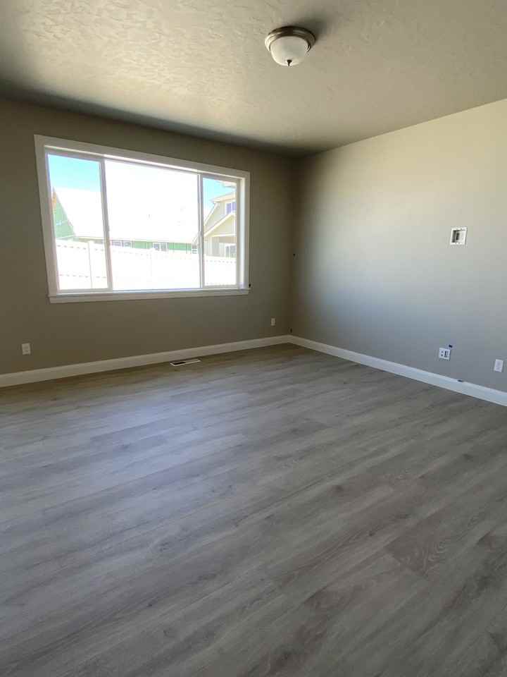2054 N Honda Ave #1 - Photo 6 of 8