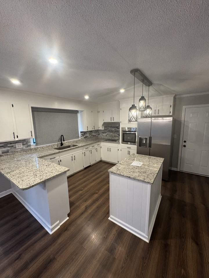 528 Hembree Rd #1 - Photo 2 of 18