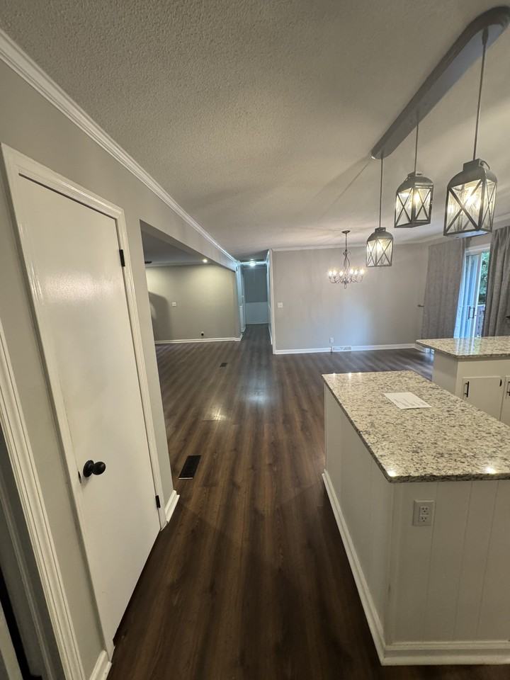528 Hembree Rd #1 - Photo 4 of 18