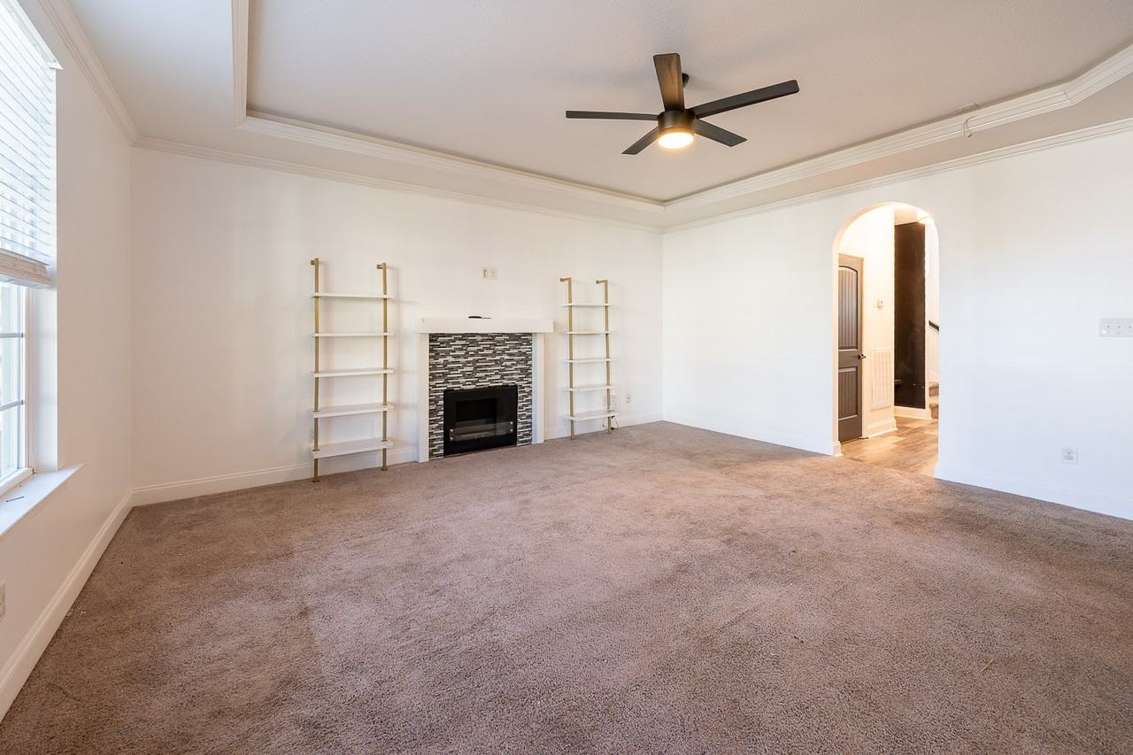 806 Richards Ct #1 - Photo 4 of 32
